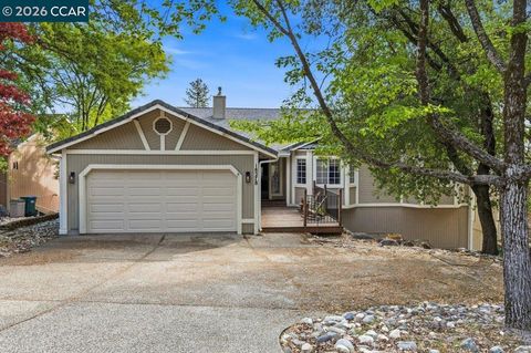 Photo of 18278 Hummingbird Dr Dr, Penn Valley, CA 95946 (MLS # 41130511)