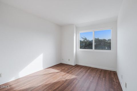 Tiny photo for 2221 Kingsbridge Lane, Oxnard, CA 93035 (MLS # V1-34289)