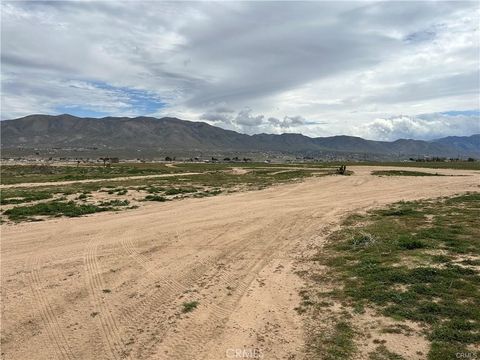 Photo of 0 Glendale Avenue, Hesperia, CA 92345 (MLS # HD26120516)