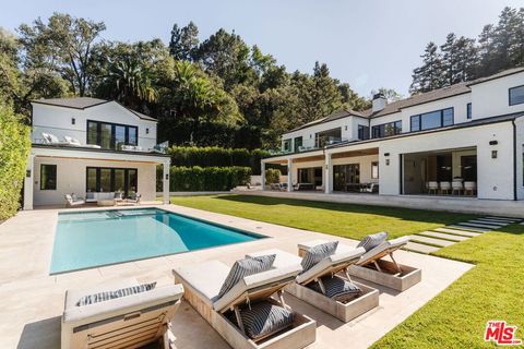 13164 Boca De Canon Lane Los Angeles CA 90049