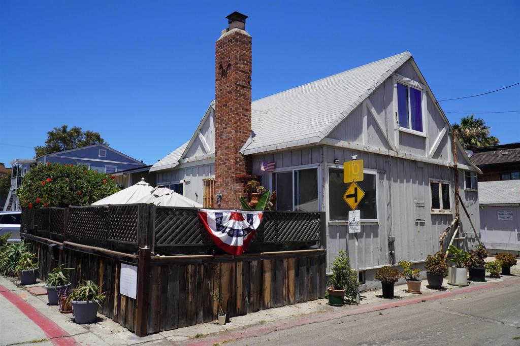 3510 Bayside Lane