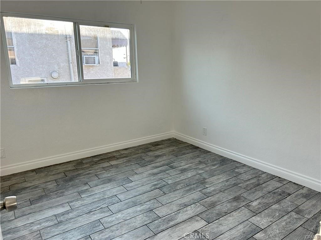 229 W 70th St, Los Angeles CA 90003