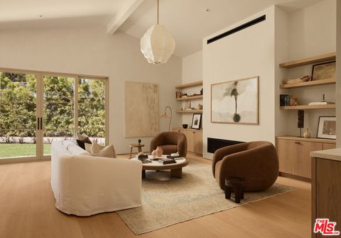 Photo of 12227 Everglade Street, Los Angeles, CA 90066 (MLS # 26829903)