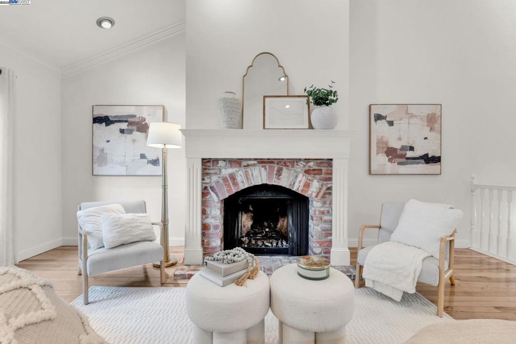 TRES LAGOS NORTH - Residential