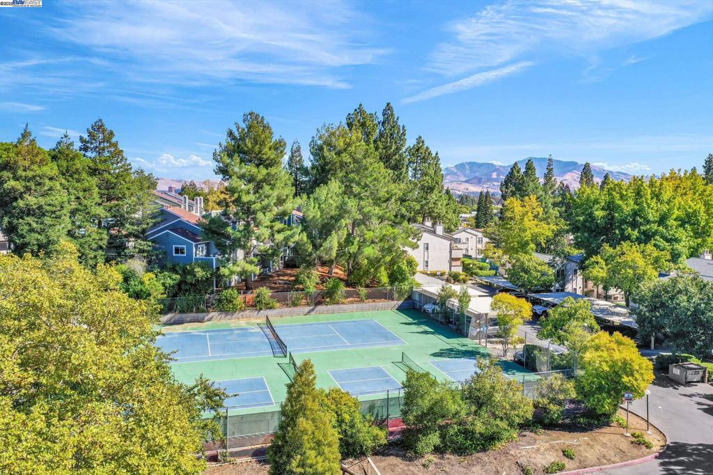 TRES LAGOS NORTH - Residential