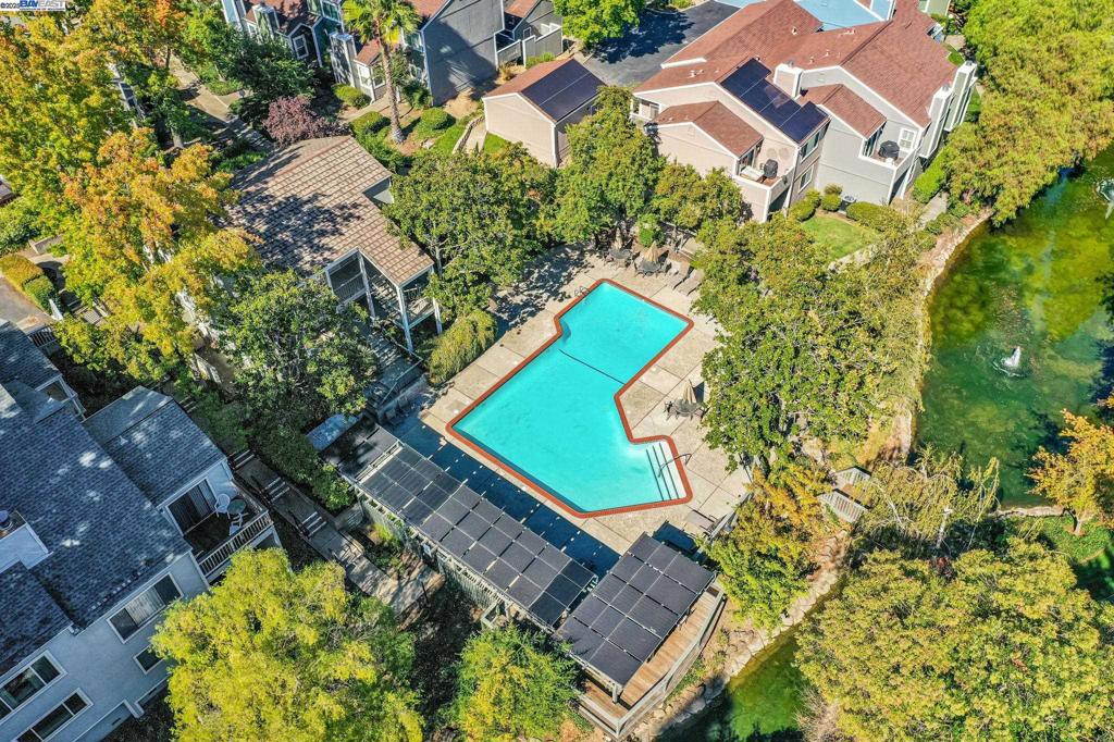 TRES LAGOS NORTH - Residential