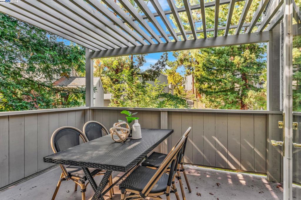 TRES LAGOS NORTH - Residential