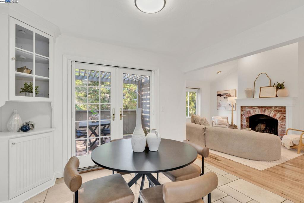 TRES LAGOS NORTH - Residential