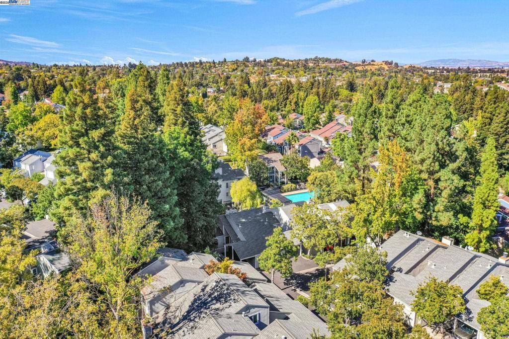 TRES LAGOS NORTH - Residential