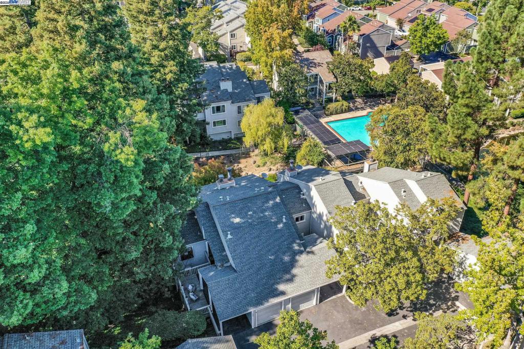 TRES LAGOS NORTH - Residential