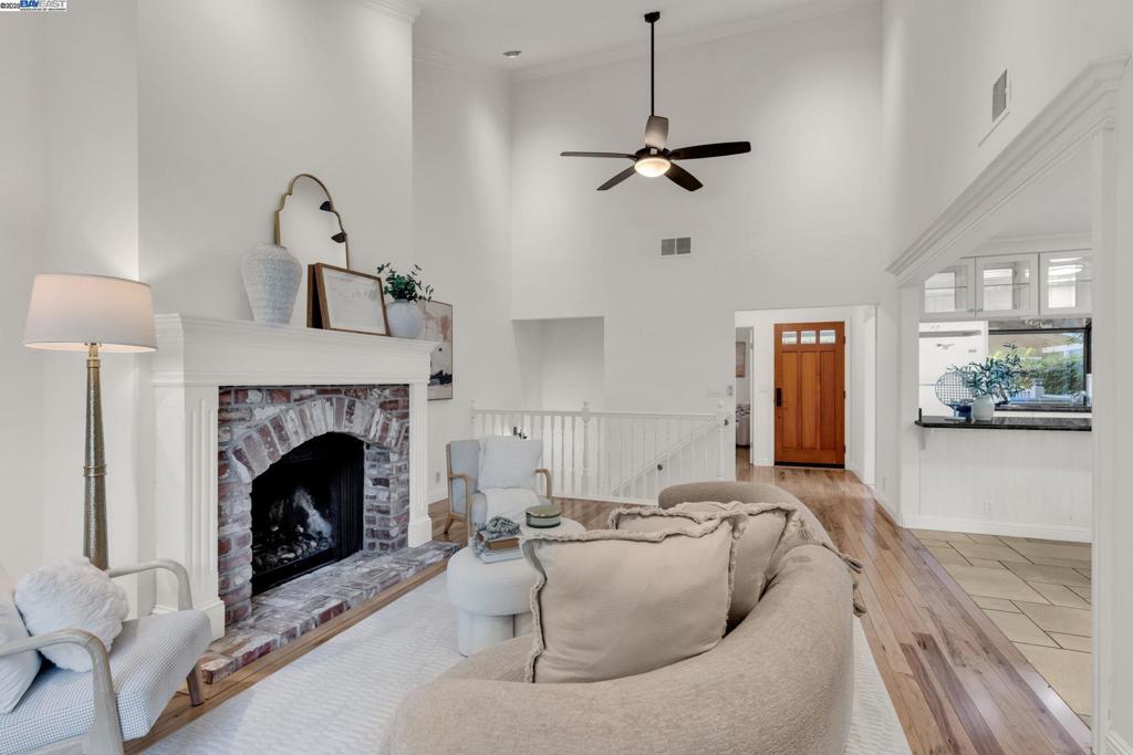 TRES LAGOS NORTH - Residential