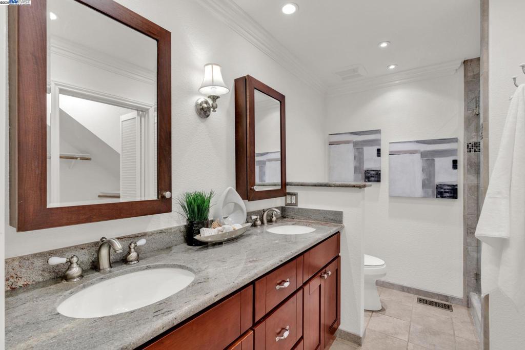 TRES LAGOS NORTH - Residential