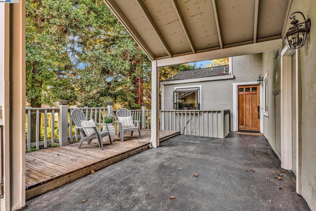 TRES LAGOS NORTH - Residential