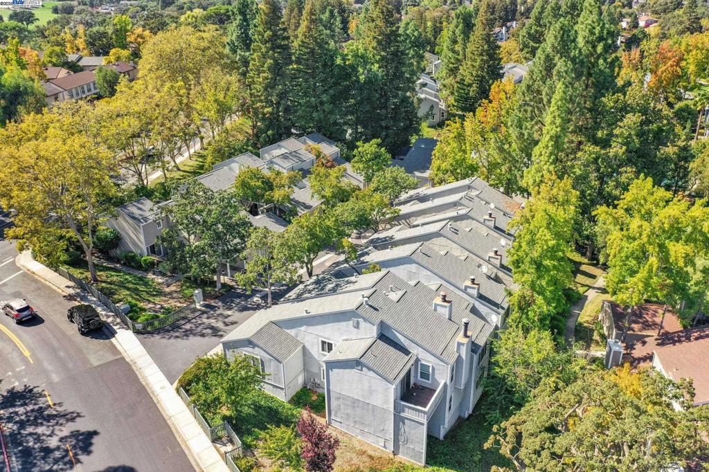 TRES LAGOS NORTH - Residential