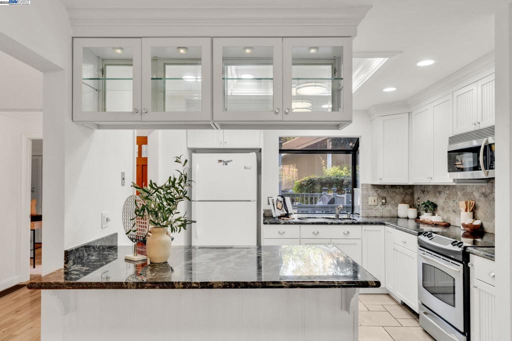 TRES LAGOS NORTH - Residential