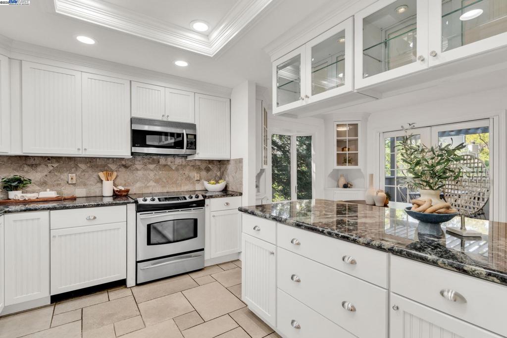 TRES LAGOS NORTH - Residential