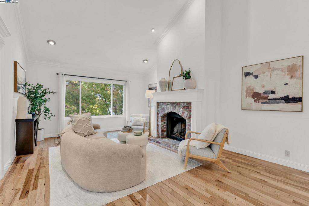 TRES LAGOS NORTH - Residential