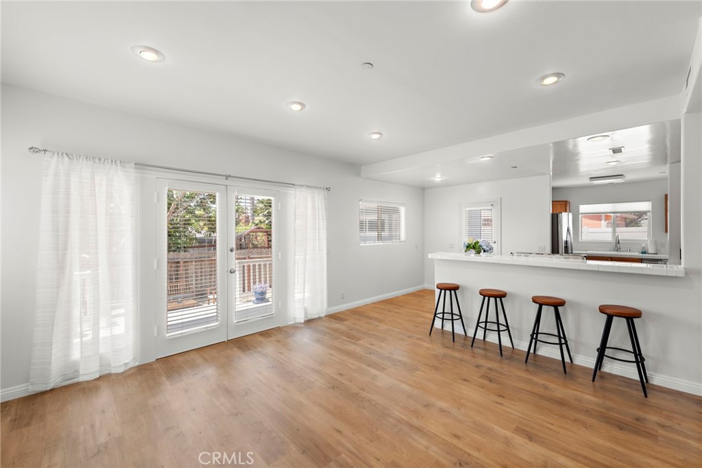 118 W Avenida Santiago