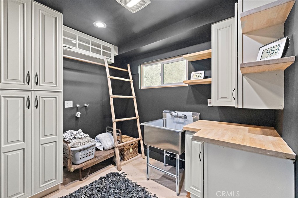 Victoria Beach (VB) - Residential Lease