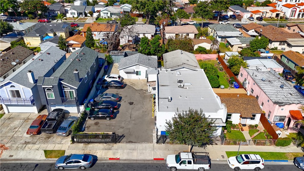 2657 2657 E Monroe