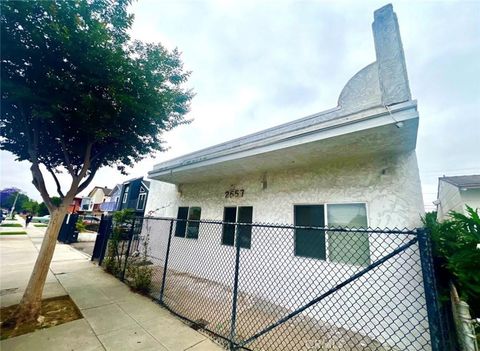 2657 2657 E Monroe Long Beach CA 90810