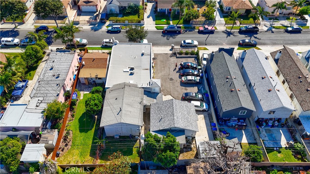2657 2657 E Monroe