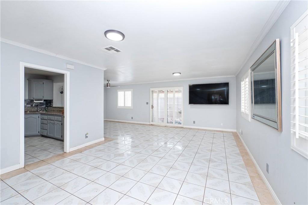 4754 Santa Ana
