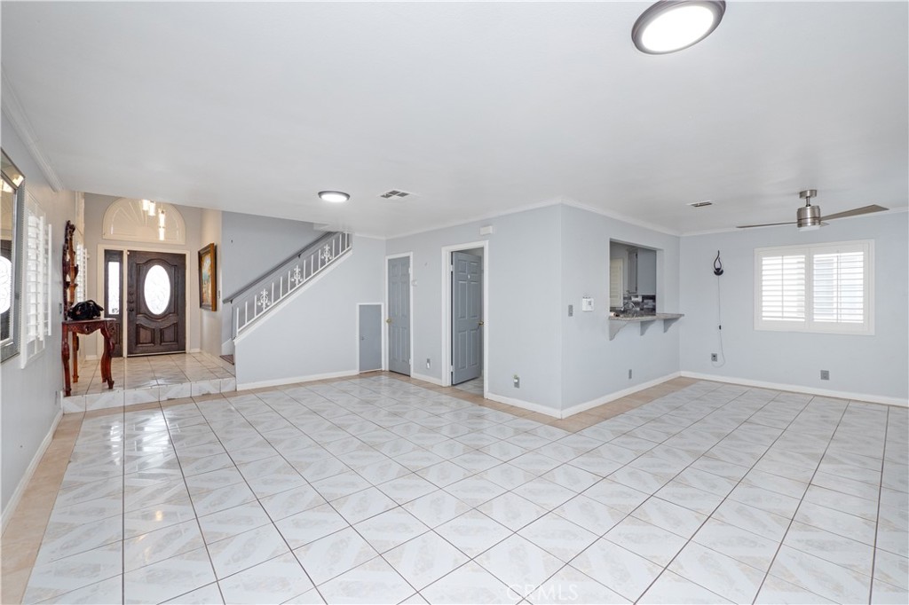 4754 Santa Ana