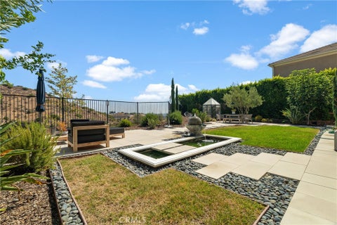 Tiny photo for 24347 W Stone Bend LN, West Hills, CA 91304 (MLS # SR26178850)