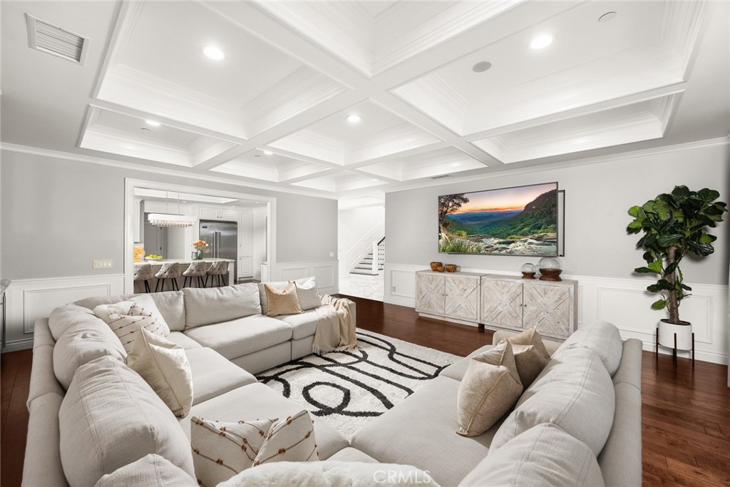 Arcadia, California, 91006, United States, 4 Bedrooms Bedrooms, ,5 BathroomsBathrooms,Residential,Active,2041688