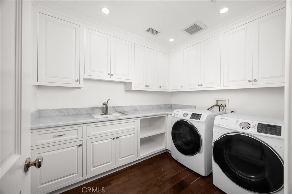 Arcadia, California, 91006, United States, 4 Bedrooms Bedrooms, ,5 BathroomsBathrooms,Residential,Active,2041688