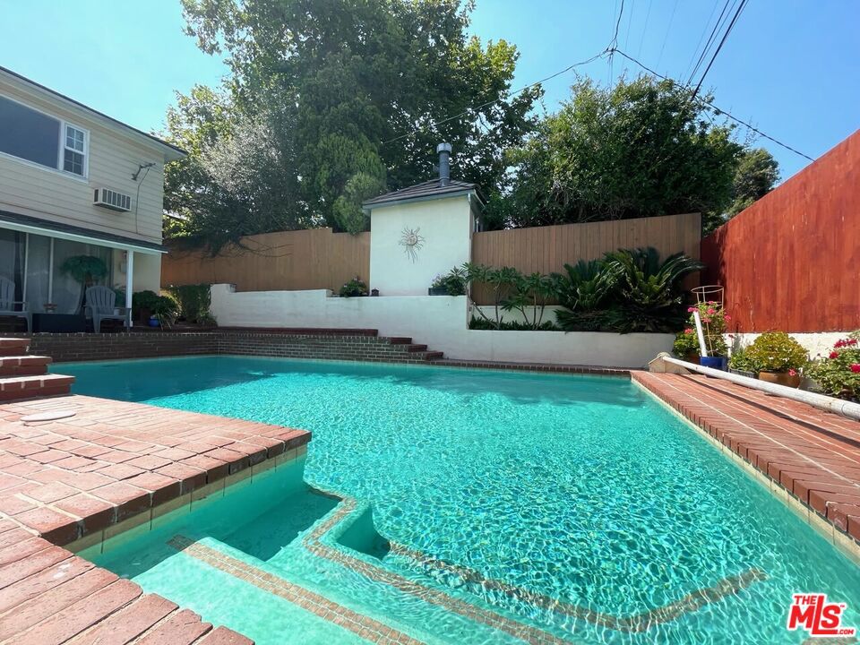 3230 Kelton Avenue