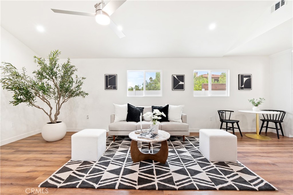 215 E Sierra Madre Avenue