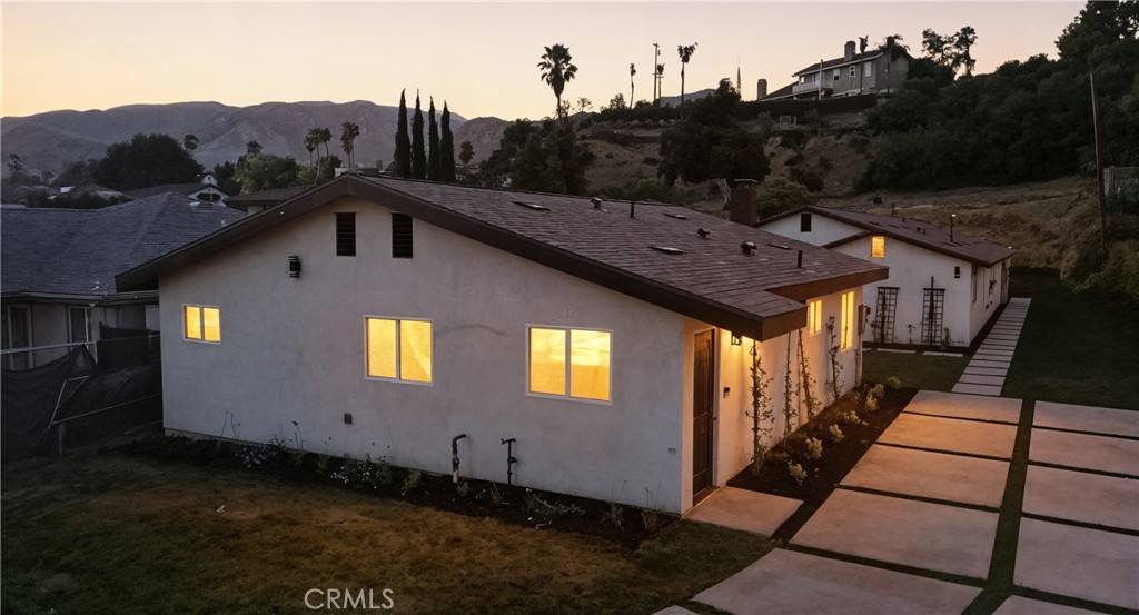 215 E Sierra Madre Avenue