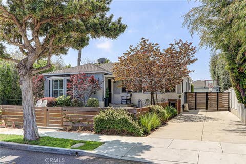 Photo of 202 W Sycamore AVE, El Segundo, CA 90245 (MLS # SB26164272)