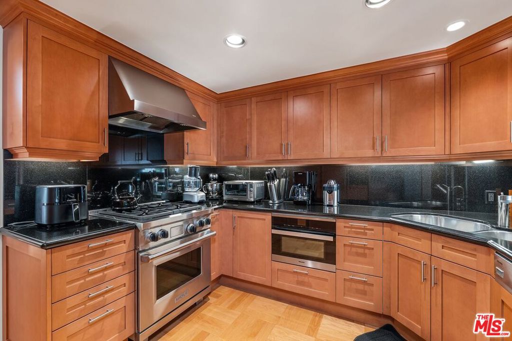 2792 Bottlebrush Drive