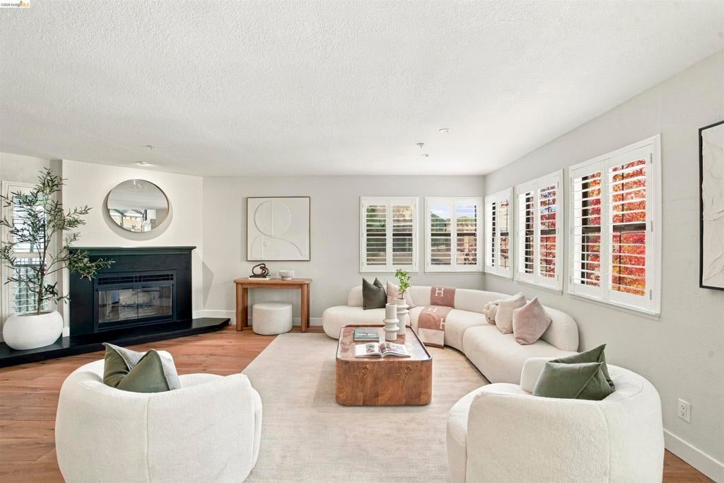 3279 Mt Diablo Ct 10