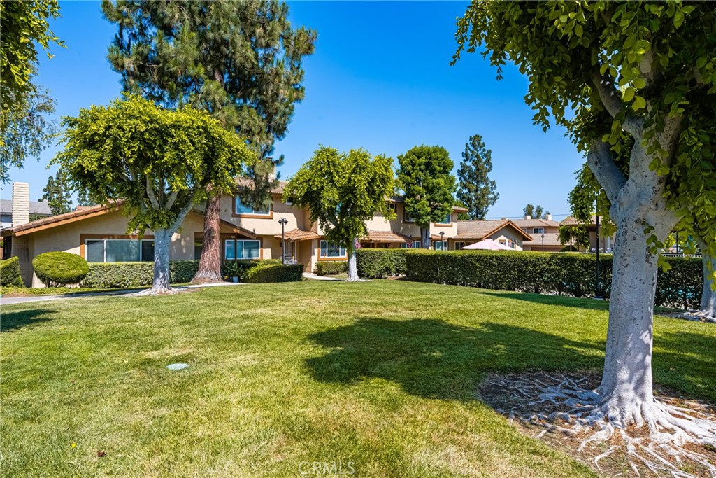 206 Bay Meadows Drive