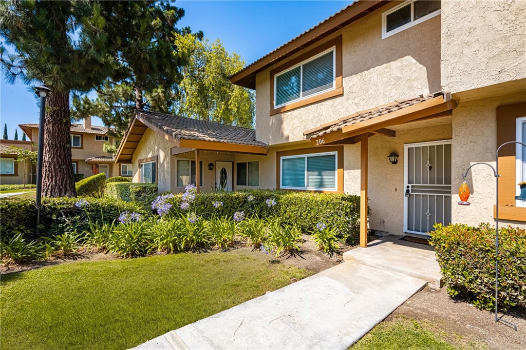 206 Bay Meadows Drive