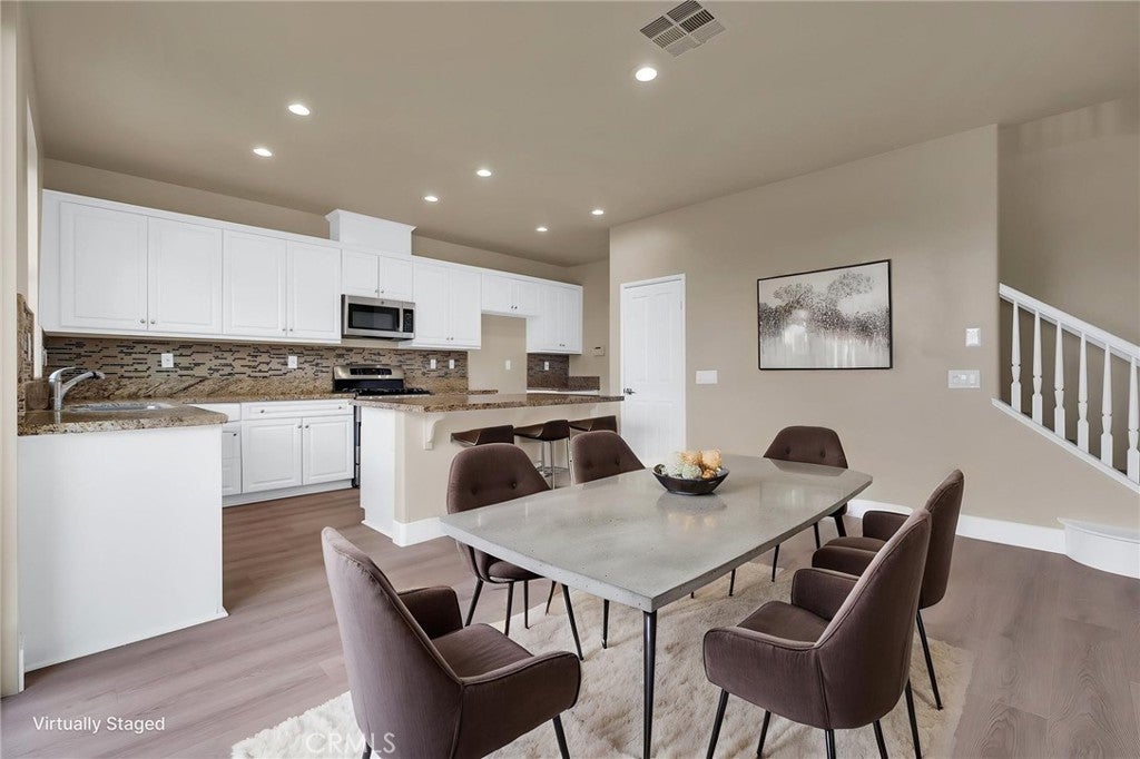 3301 Terrace Ridge Ln, Long Beach CA 90804