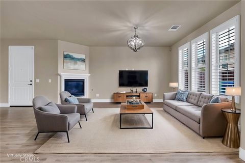 Photo of 3301 Terrace Ridge Ln, Long Beach, CA 90804 (MLS # IG26066411)
