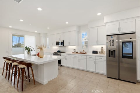 Photo of 175 W La Palma Avenue #6, Anaheim, CA 92801 (MLS # OC26226364)