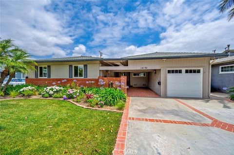 Photo of 14132 Carfax Ave, Tustin, CA 92780 (MLS # PW26094766)