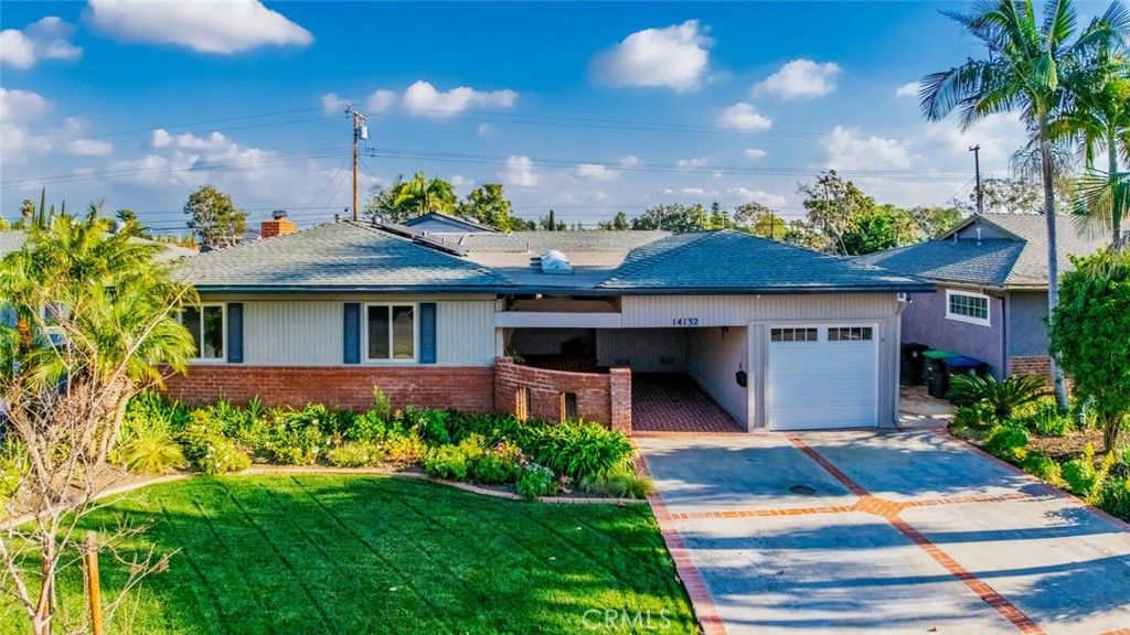 Photo of 14132 Carfax Ave, Tustin, CA 92780 (MLS # PW26094766)