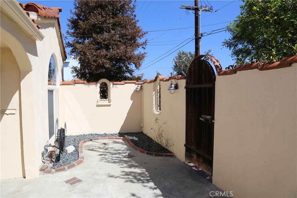 5315 Riverton Avenue, North Hollywood CA 91601