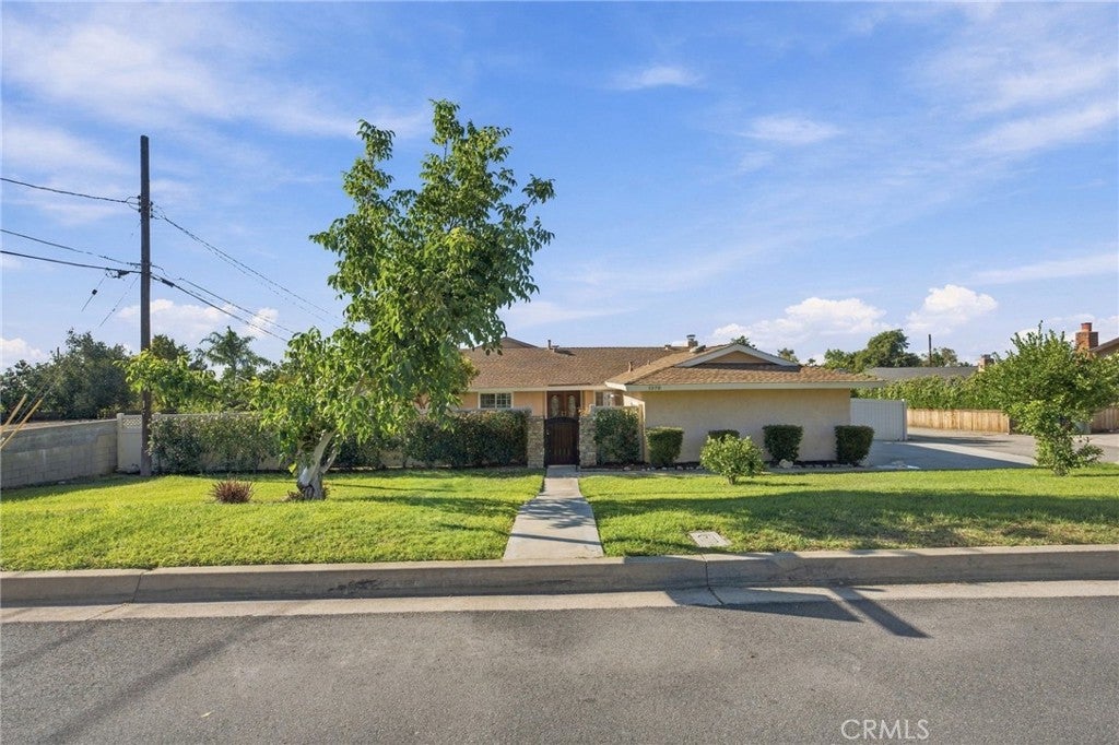 1270 W 25th Street