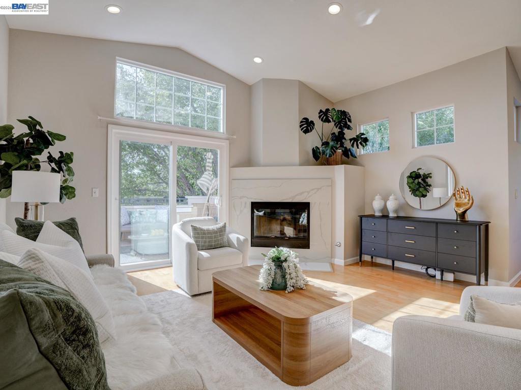 112 Camerota Way