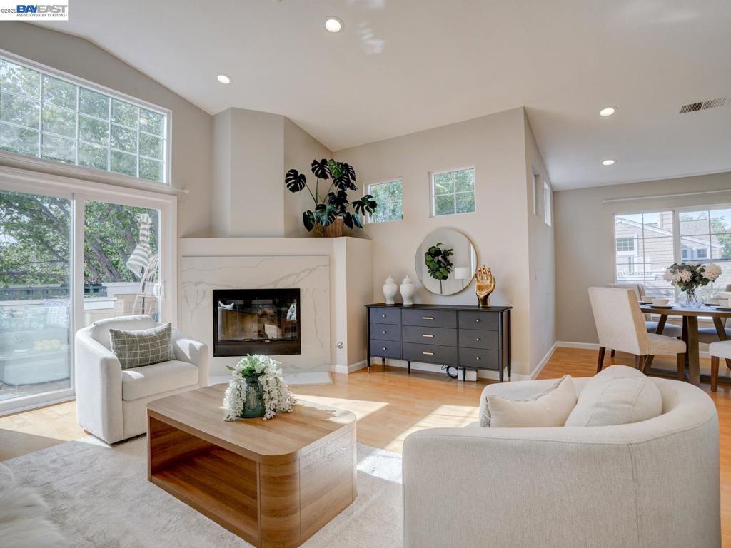 112 Camerota Way