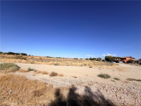 Photo of 40 Ste Vic AVE J8, Lancaster, CA 93535 (MLS # SR26190192)