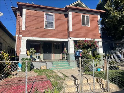 Photo of 317 E 36th Street, Los Angeles, CA 90011 (MLS # DW25258104)